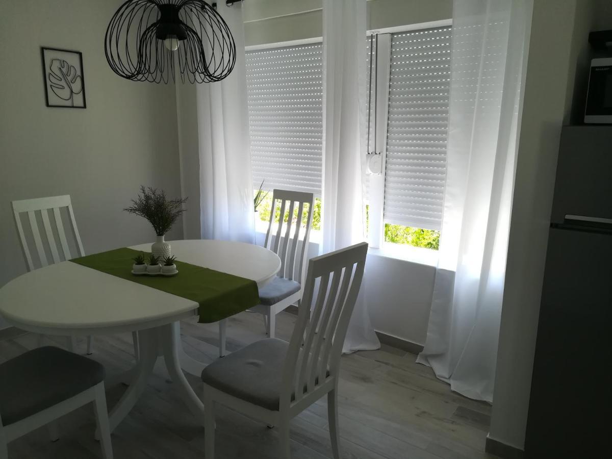 Apartmani Hermes Ядрія Екстер'єр фото